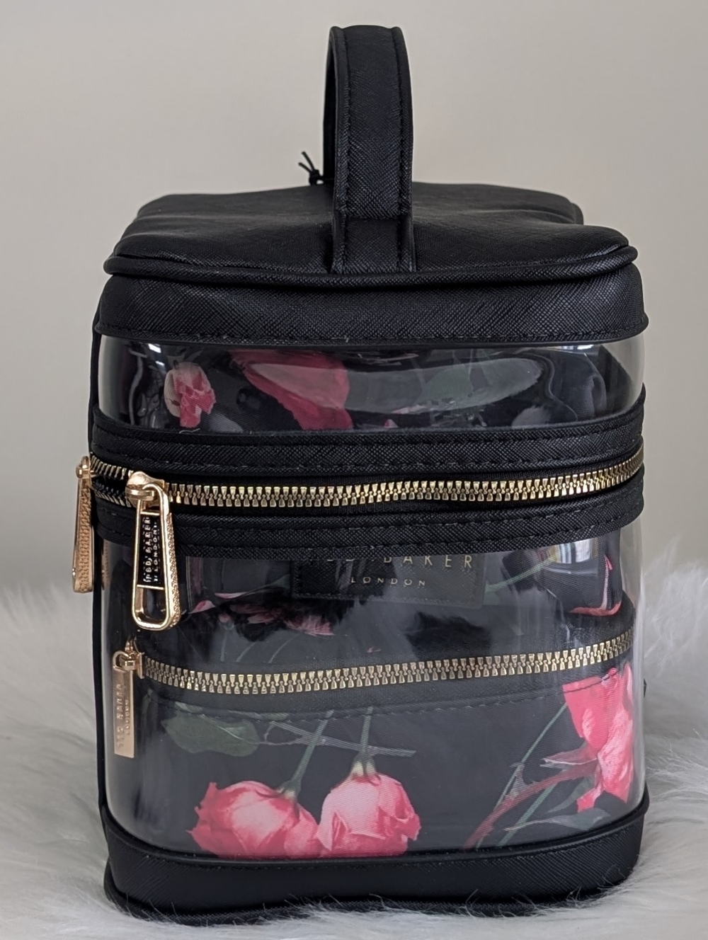 Ted Baker 4 Piece Nesting Cosmetic Bag Set, Scattered Bouquet Print 🌹 - Picture 4 of 16